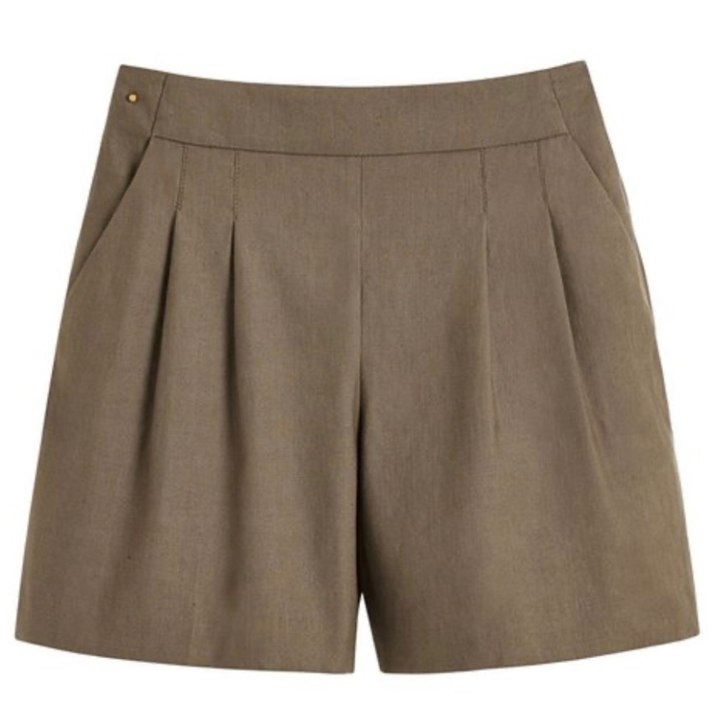 Cuyana Linen Pleated Shorts, size small. Excellent condition!